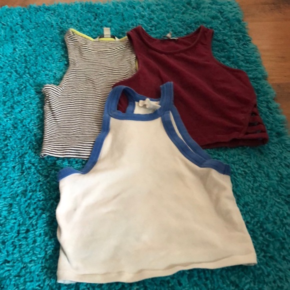 3 crop tops - Picture 3 of 6